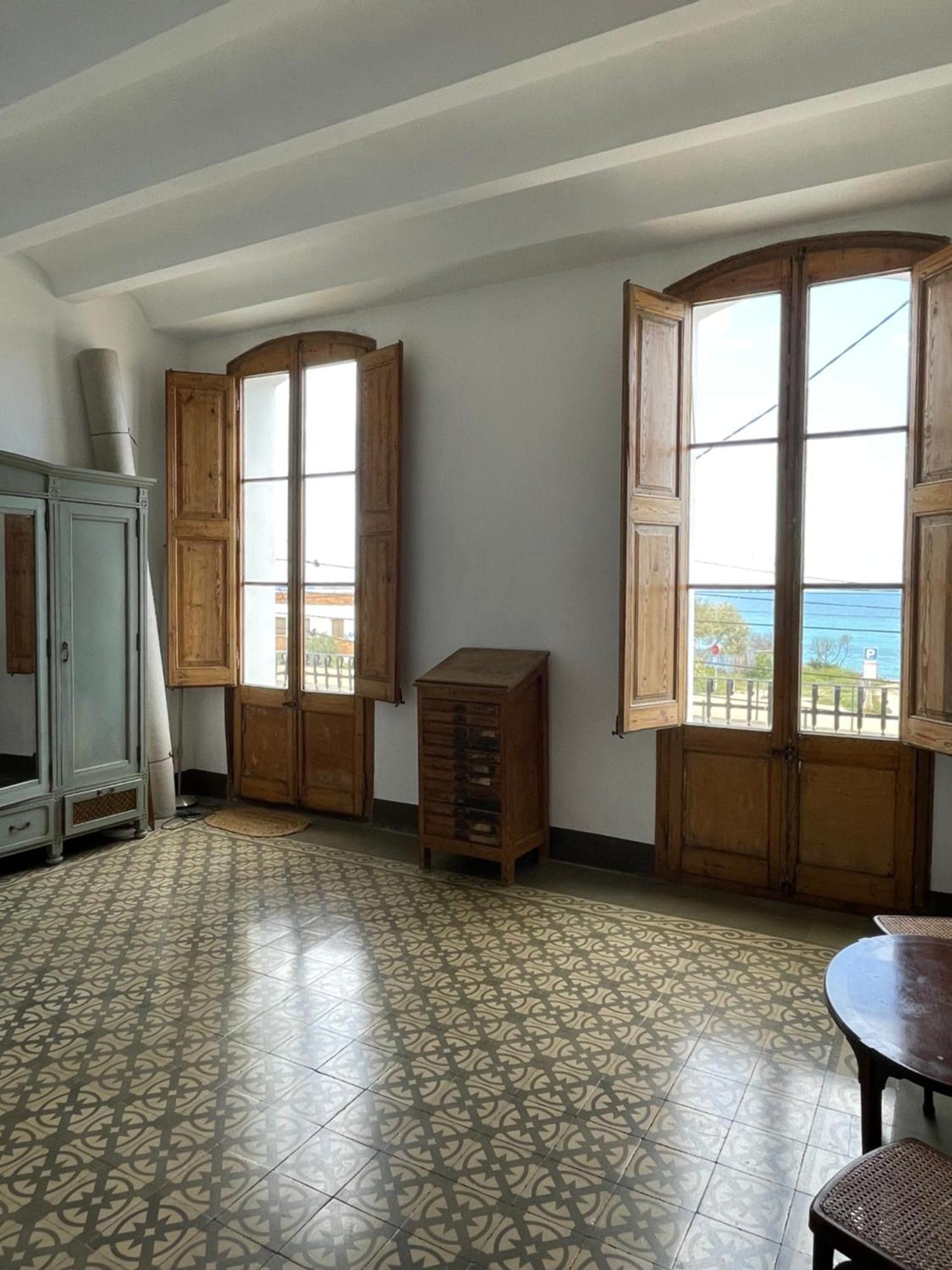 Espectacular Casa Indiana En Primera Linea De Mar Vilassar De Mar Bagian luar foto