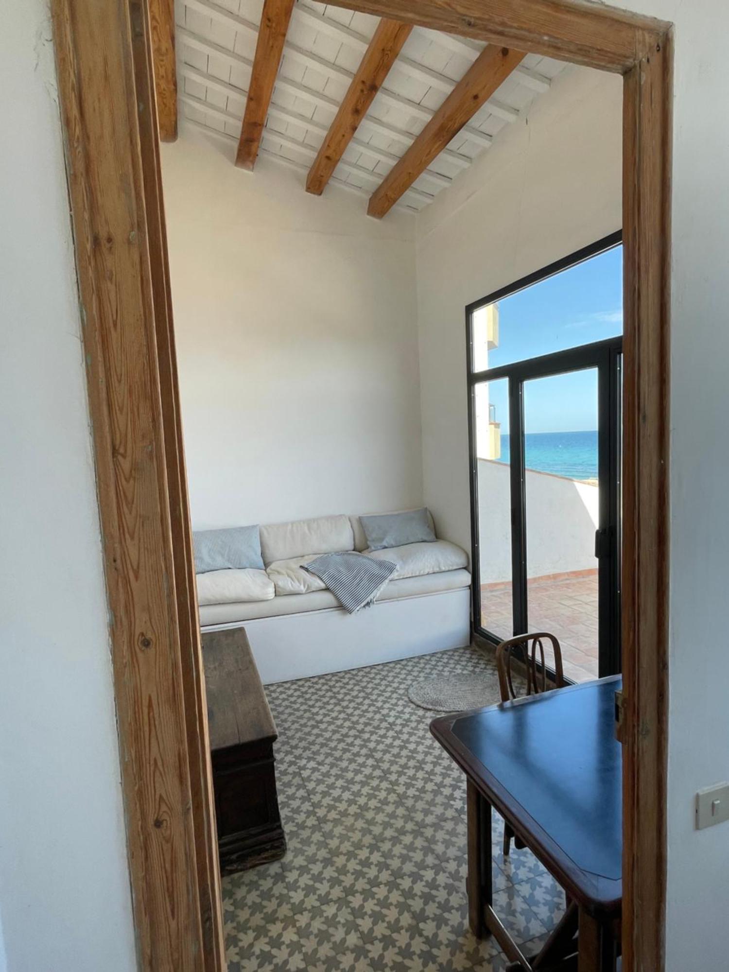 Espectacular Casa Indiana En Primera Linea De Mar Vilassar De Mar Bagian luar foto